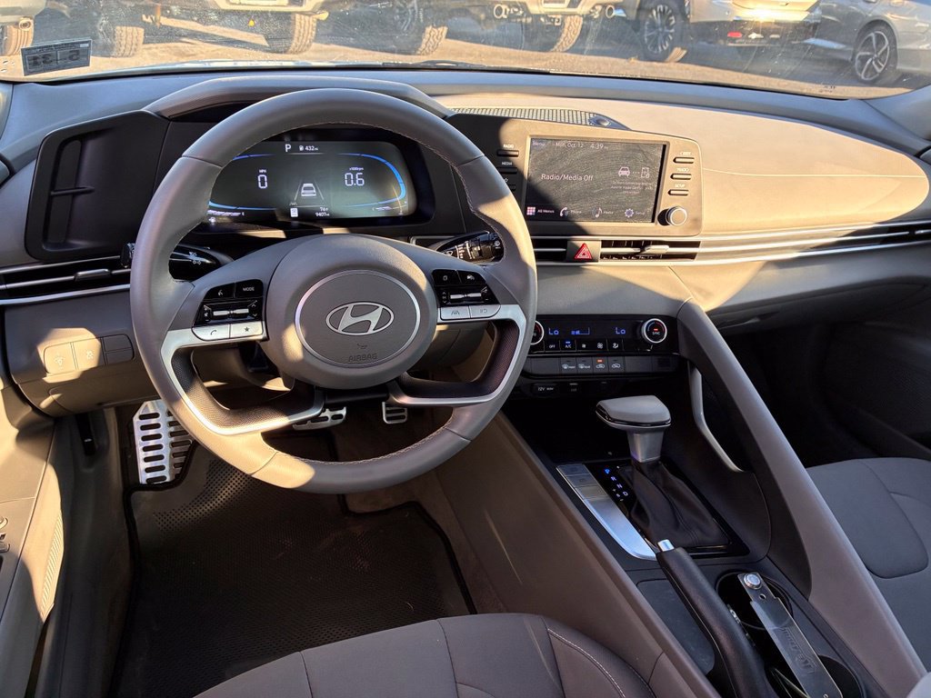 Used 2026 Hyundai Elantra Sport FWD image 29