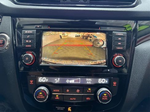 Used 2020 Nissan Rogue Sport SV AWD/4WD image 35