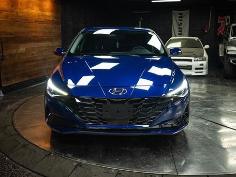 Used 2023 Hyundai Elantra Limited FWD image 4