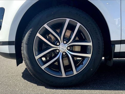 New 2026 Land Rover Range Rover Evoque S image 11