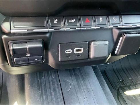 Used 2024 GMC Sierra 2500 Pro w/ Convenience Package AWD/4WD image 35
