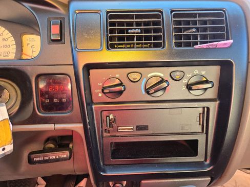 Used 2004 Toyota Tacoma PreRunner image 21