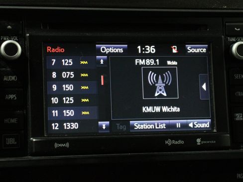 Used 2019 Toyota Sequoia Platinum AWD/4WD image 14