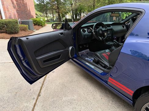 Used 2014 Ford Mustang Shelby GT500 w/ Equipment Group 821A image 45