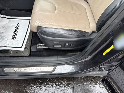 Used 2020 Hyundai Santa Fe Limited image 32