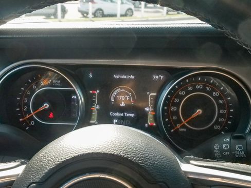 Used 2021 Jeep Wrangler Unlimited Sahara image 22