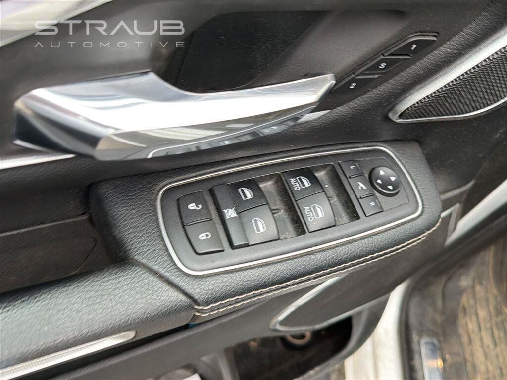 Used 2019 RAM 1500 Laramie AWD/4WD image 5