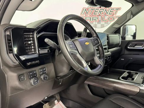 Used 2024 Chevrolet Silverado 2500 LTZ w/ LTZ Premium Package AWD/4WD image 10