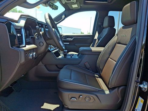 New 2026 GMC Sierra 1500 Denali w/ Denali Reserve Package AWD/4WD image 9