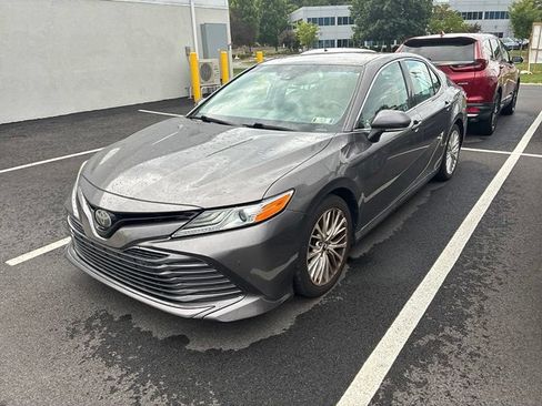 Used 2018 Toyota Camry XLE FWD image 15