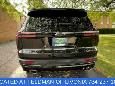Used 2025 Chevrolet Traverse LT w/ Midnight/Sport Edition AWD/4WD image 7