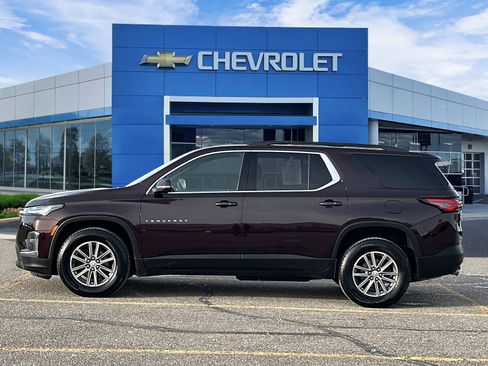 Certified 2023 Chevrolet Traverse LT image 2