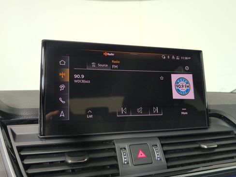 Certified 2025 Audi Q5 2.0T Premium Plus w/ Premium Plus Package image 4