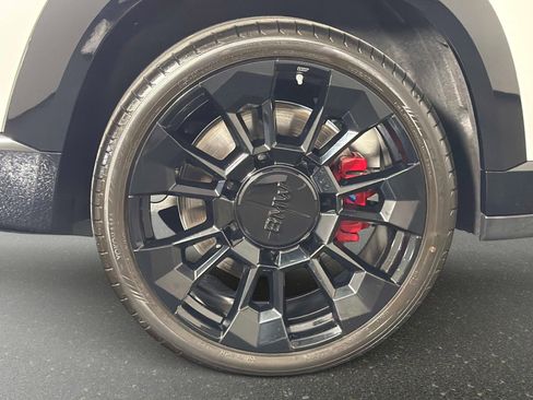 Used 2025 BMW XM AWD/4WD image 18