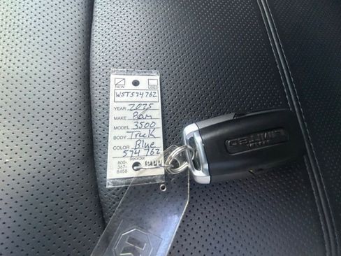 New 2025 RAM 3500 Limited image 40