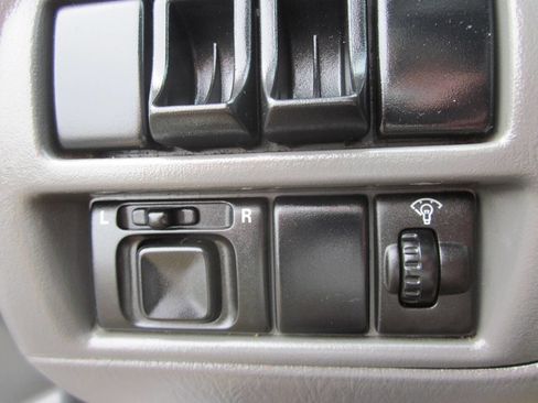 Used 2000 Suzuki Vitara JLX image 32