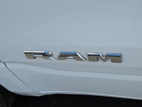 Used 2021 RAM 1500 Big Horn image 15