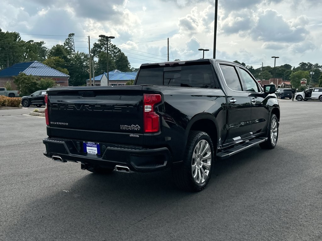 Used 2021 Chevrolet Silverado 1500 High Country w/ Technology Package AWD/4WD image 7