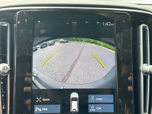 Used 2021 Volvo XC40 T5 R-Design w/ Climate Package image 29