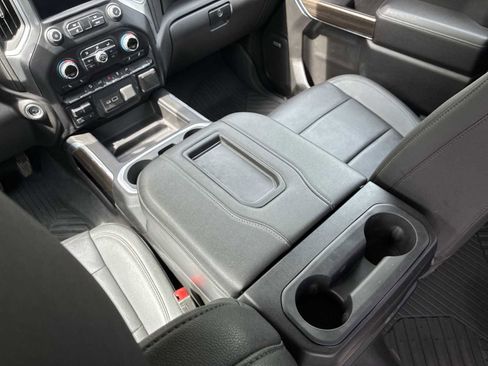 Used 2022 Chevrolet Silverado 1500 LT Trail Boss w/ Convenience Package II AWD/4WD image 19