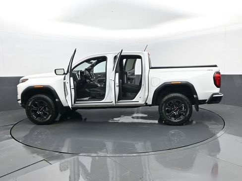 Used 2025 GMC Canyon Elevation image 29