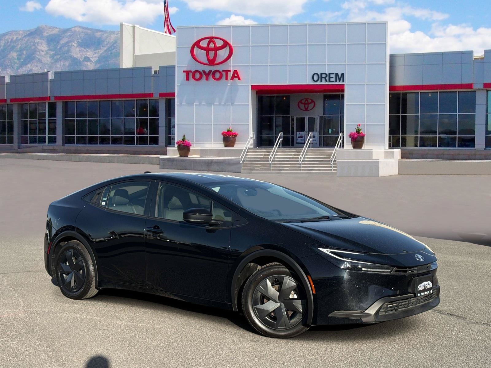 Used 2025 Toyota Prius LE FWD image 1