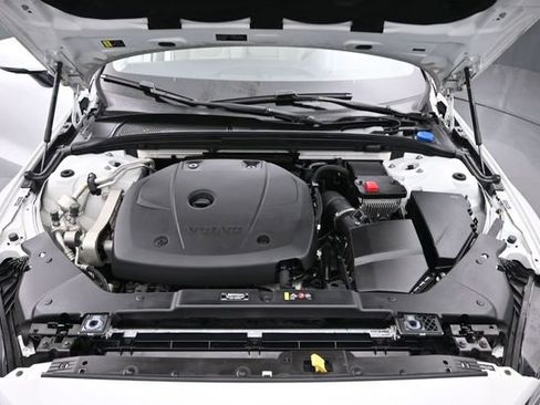 Used 2020 Volvo S60 T5 Momentum FWD image 28