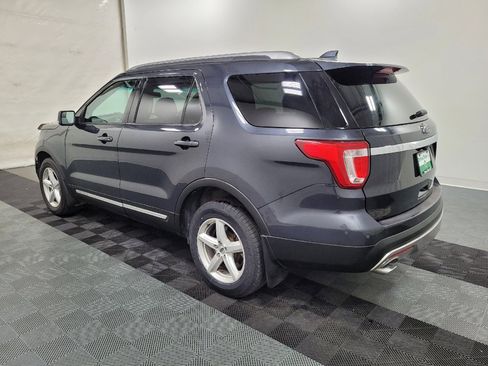 Used 2017 Ford Explorer XLT w/ Equipment Group 202A AWD/4WD image 3