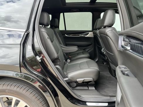 Certified 2025 Cadillac XT6 Premium Luxury image 27