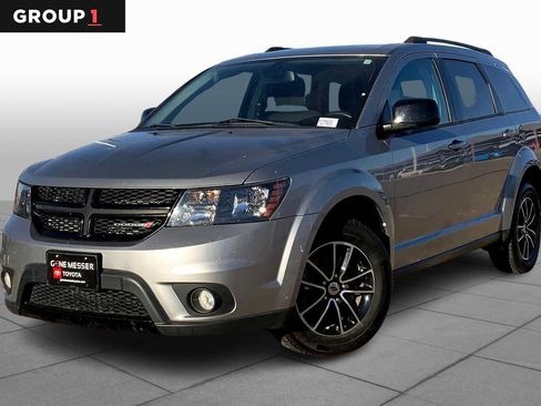 Used 2019 Dodge Journey SE w/ Blacktop Package FWD image 1