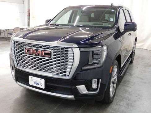 Used 2024 GMC Yukon Denali w/ Advanced Technology Package image 8