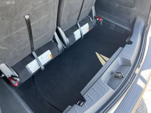 Used 2019 Ford Explorer XLT w/ Equipment Group 202A AWD/4WD image 47