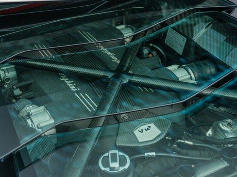 Used 2017 Lamborghini Aventador S image 22