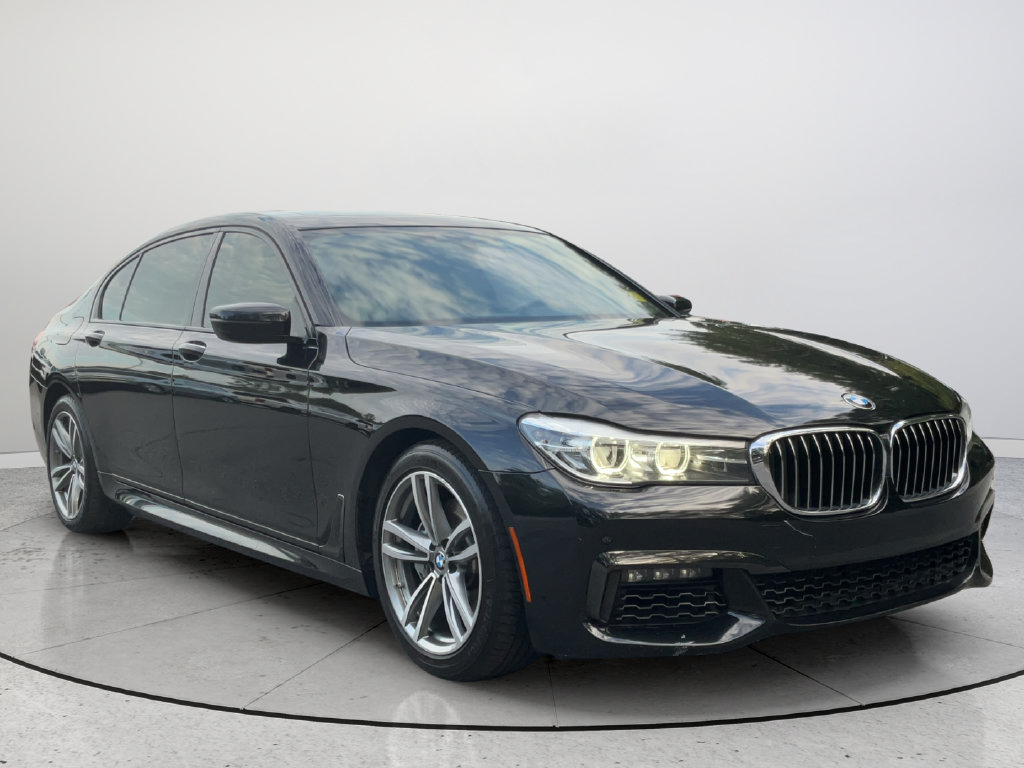 Used 2018 BMW 740i RWD image 1