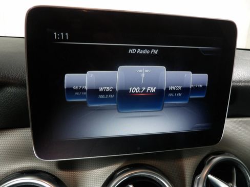Used 2019 Mercedes-Benz GLA 250 4MATIC image 17