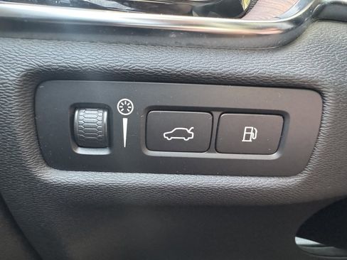 Used 2022 Volvo S60 T8 R-Design Expression w/ Premium Package image 26