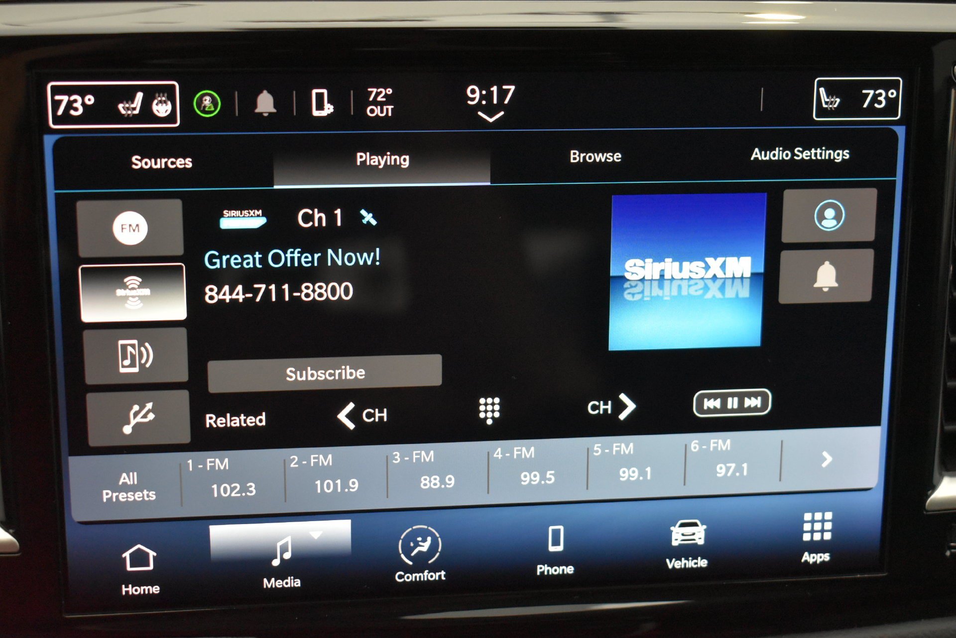 Used 2024 Chrysler Pacifica Touring-L FWD image 27