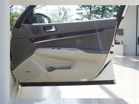 Used 2012 INFINITI G37 x Sedan w/ Premium Pkg image 19