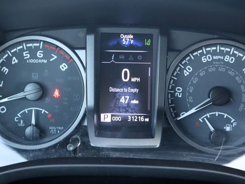 Used 2021 Toyota Tacoma TRD Sport w/ Technology Package image 22