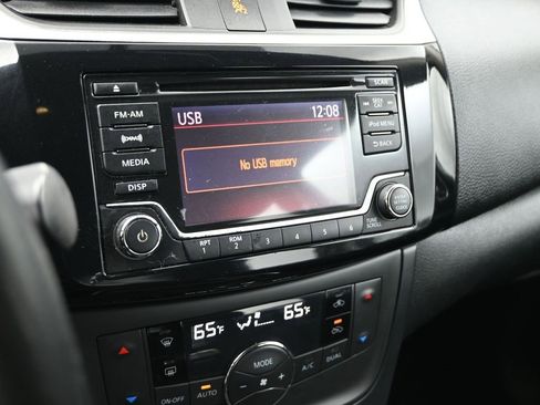 Used 2018 Nissan Sentra SV image 18