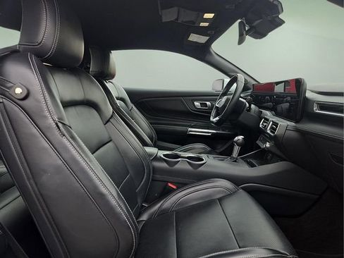 Used 2024 Ford Mustang Premium image 13