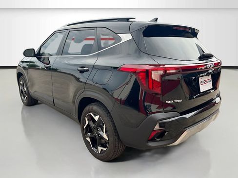 Used 2024 Kia Seltos EX AWD/4WD image 5