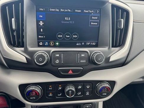 Used 2020 GMC Terrain SLT w/ Preferred Package FWD image 18