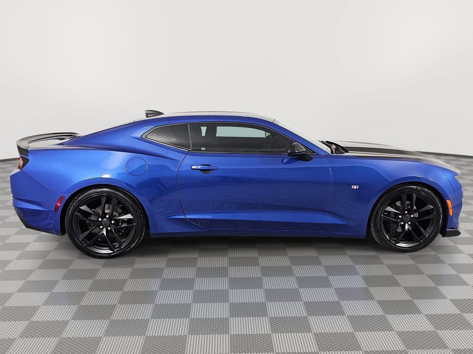Used 2019 Chevrolet Camaro LT w/ 1LE Track Performance Package RWD image 9