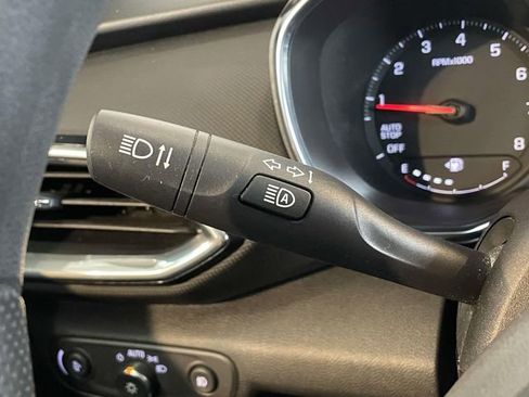 Used 2021 Chevrolet TrailBlazer LT w/ Convenience Package image 37