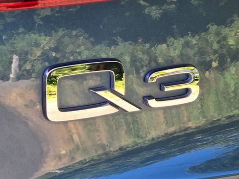 Used 2018 Audi Q3 2.0T Premium Plus w/ Premium Plus Package AWD/4WD image 33