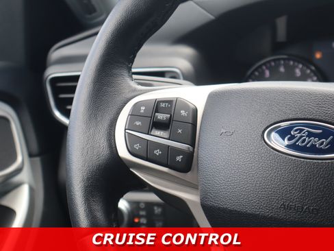 Used 2022 Ford Explorer XLT w/ Equipment Group 202A AWD/4WD image 15