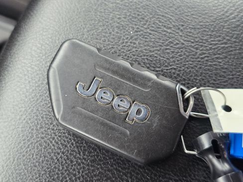 Used 2020 Jeep Wrangler Sport AWD/4WD image 29