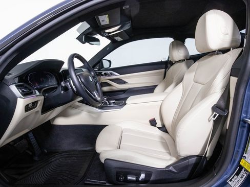 Used 2023 BMW 430i Coupe w/ Premium Package image 9