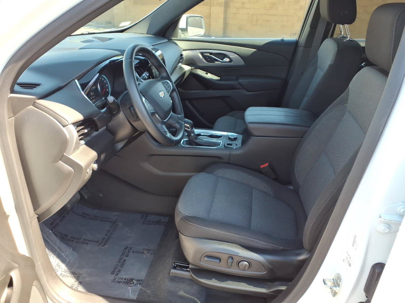 Used 2023 Chevrolet Traverse LT FWD image 29
